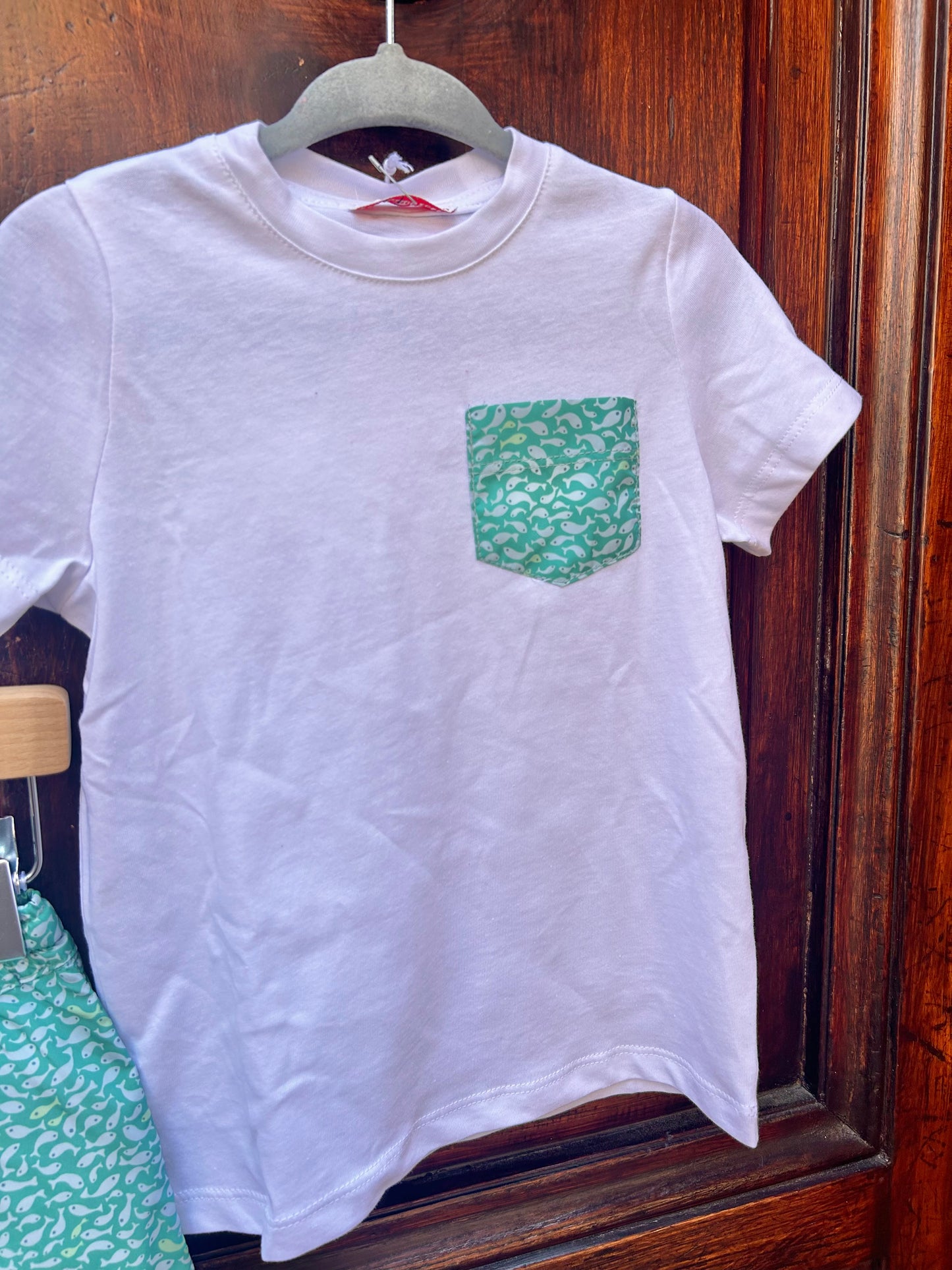 T-shirt con taschino