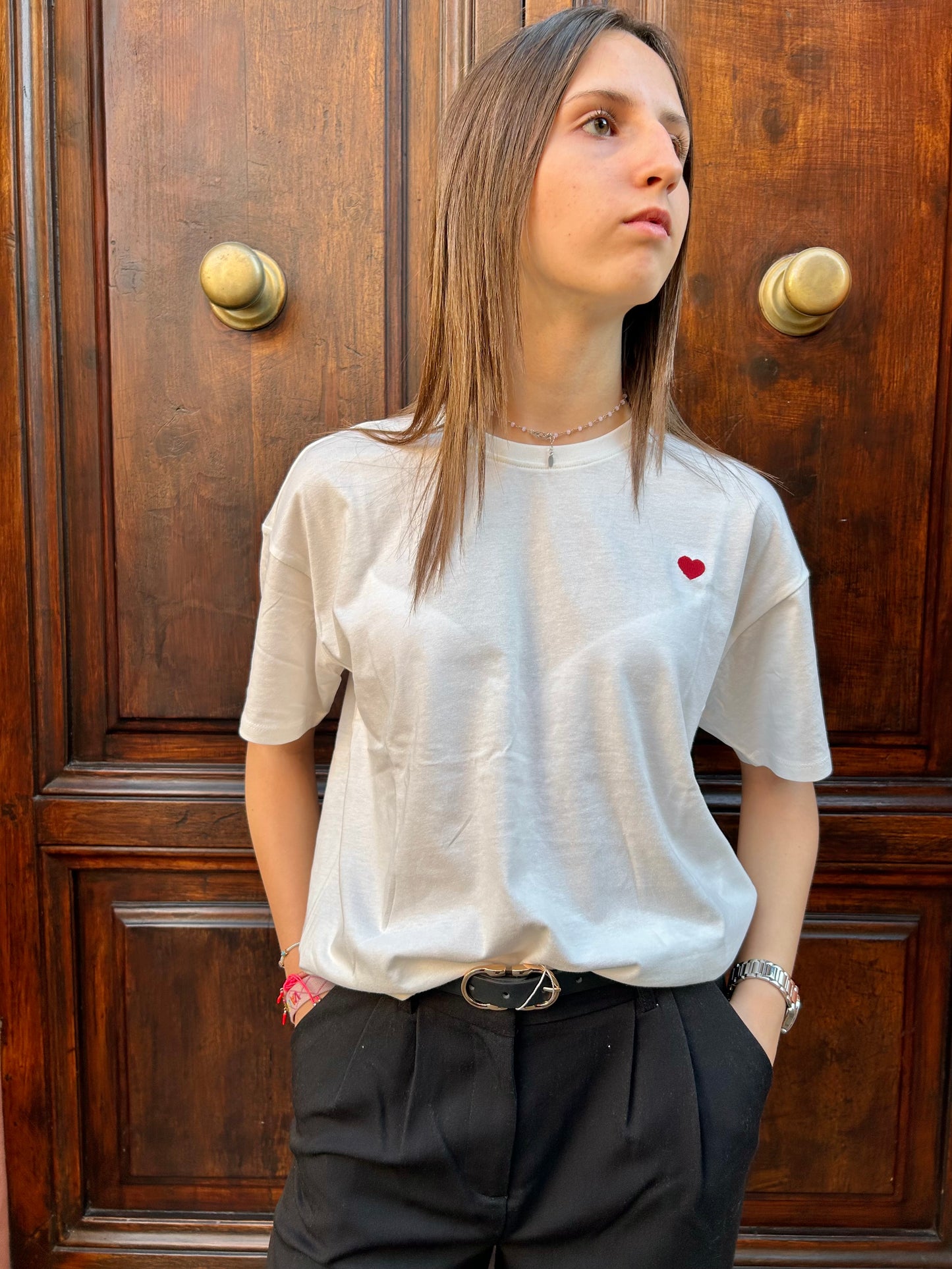 T-shirt cuore ricamato