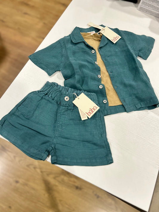 Completo bermuda e camicia in lino