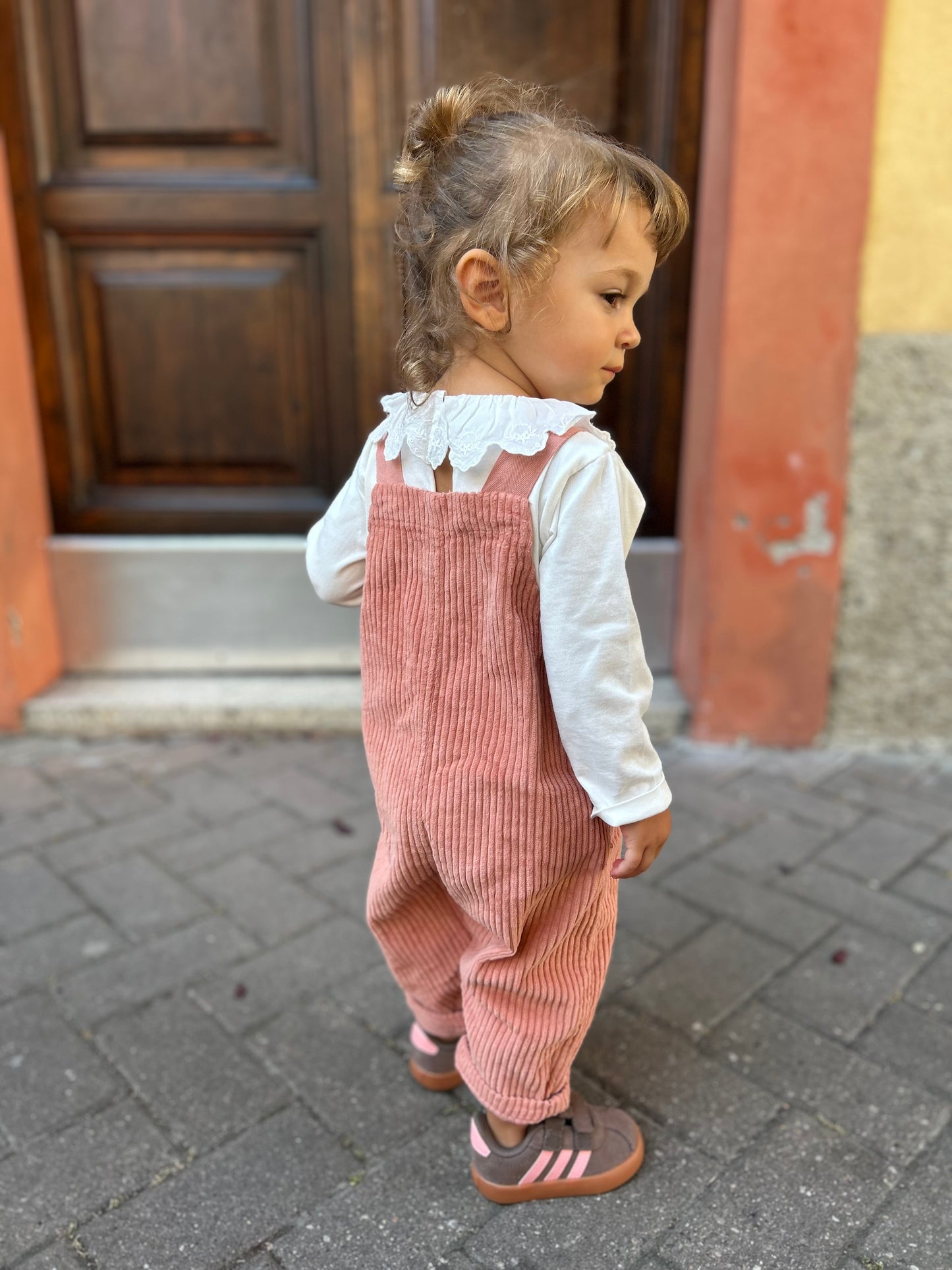 Completo salopette e body con colletto