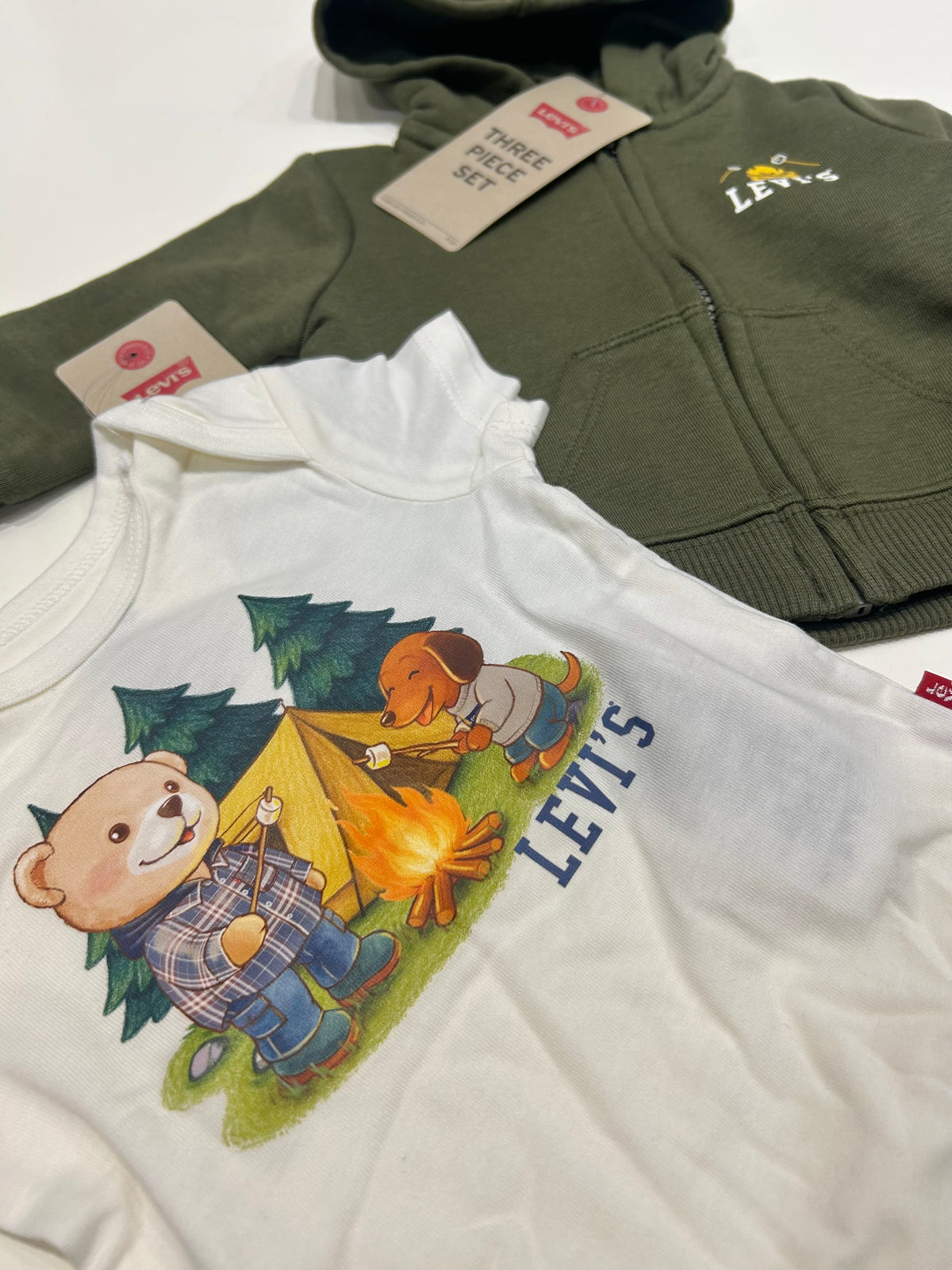 Set felpa t-shirt jeans Levi’s