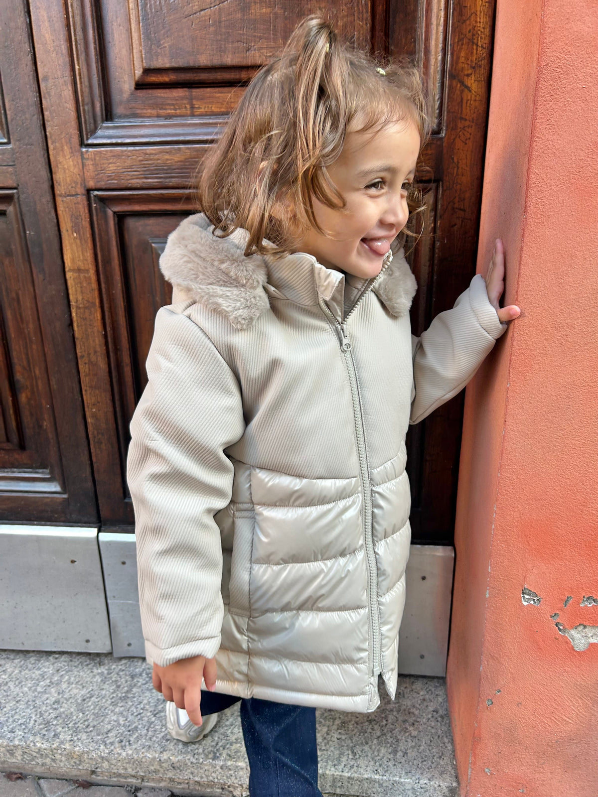 Giubbotto beige con eco pelliccia