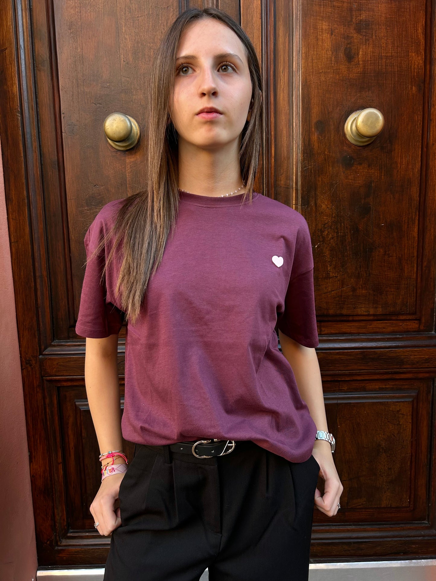 T-shirt cuore ricamato