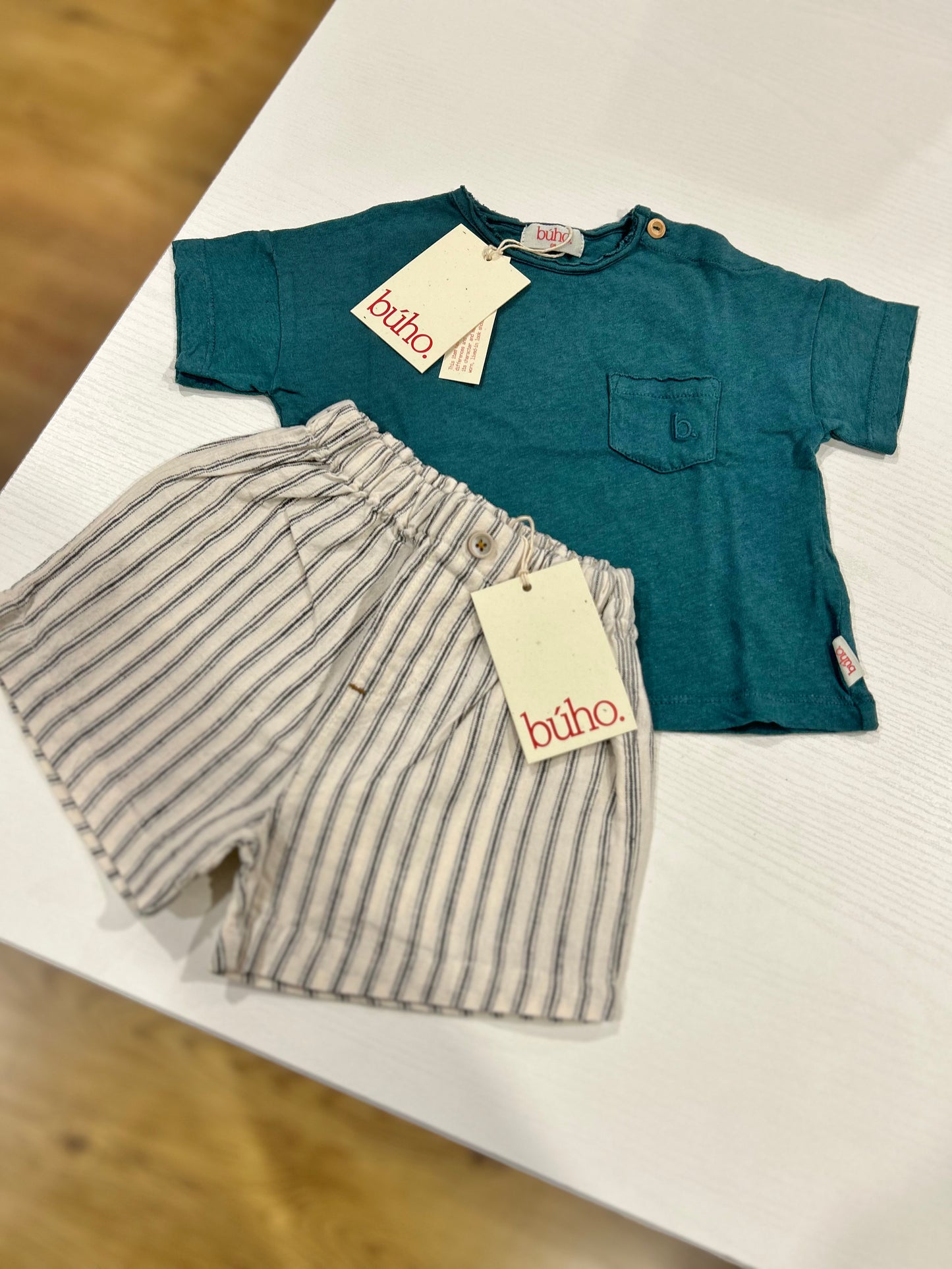 Completo t-shirt e bermuda rigato