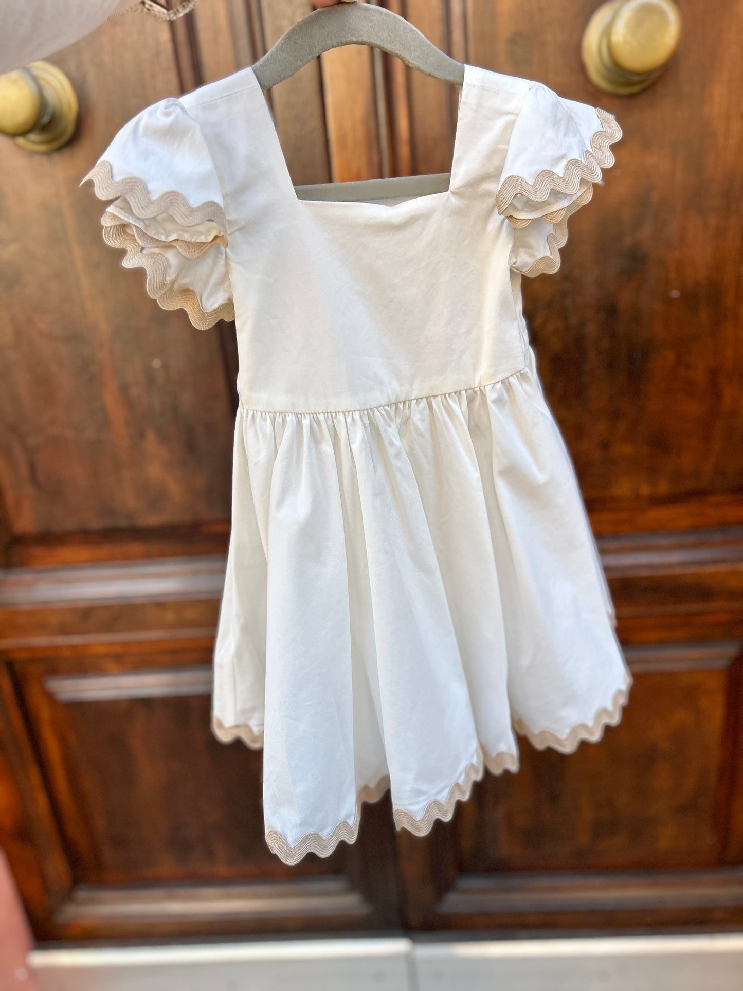 Abitino con dettaglio beige