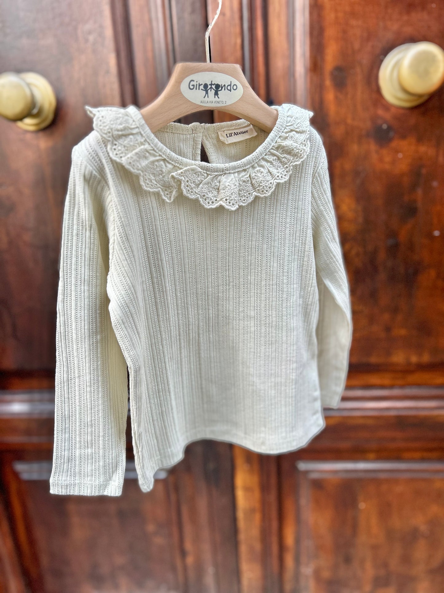T-shirt con colletto sangallo
