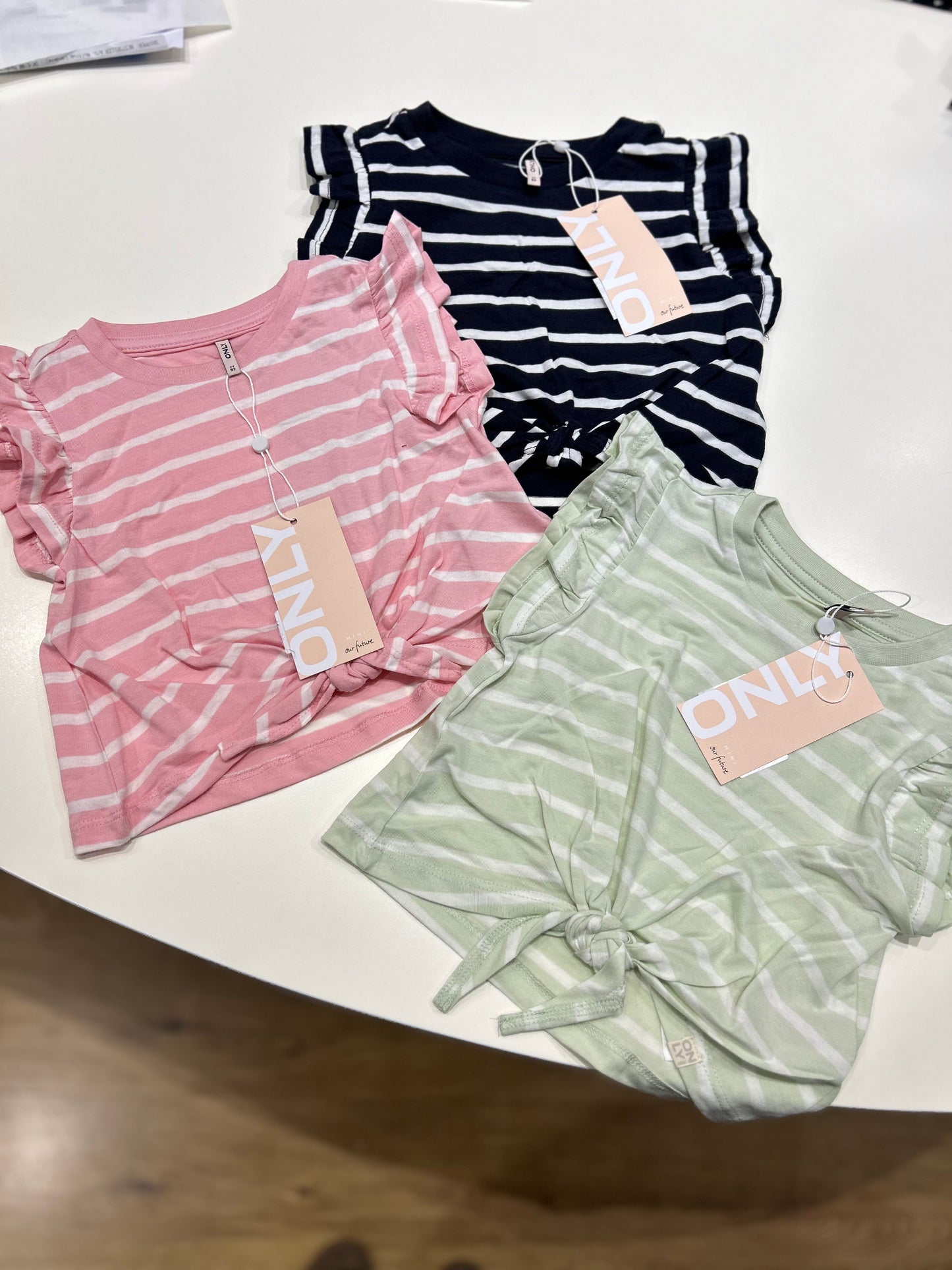 T-shirt con nodo