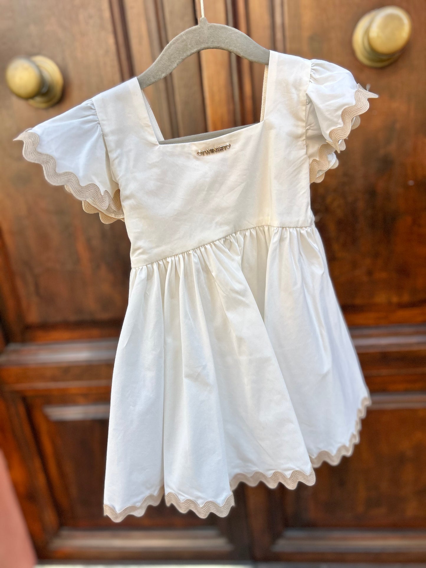Abitino con dettaglio beige