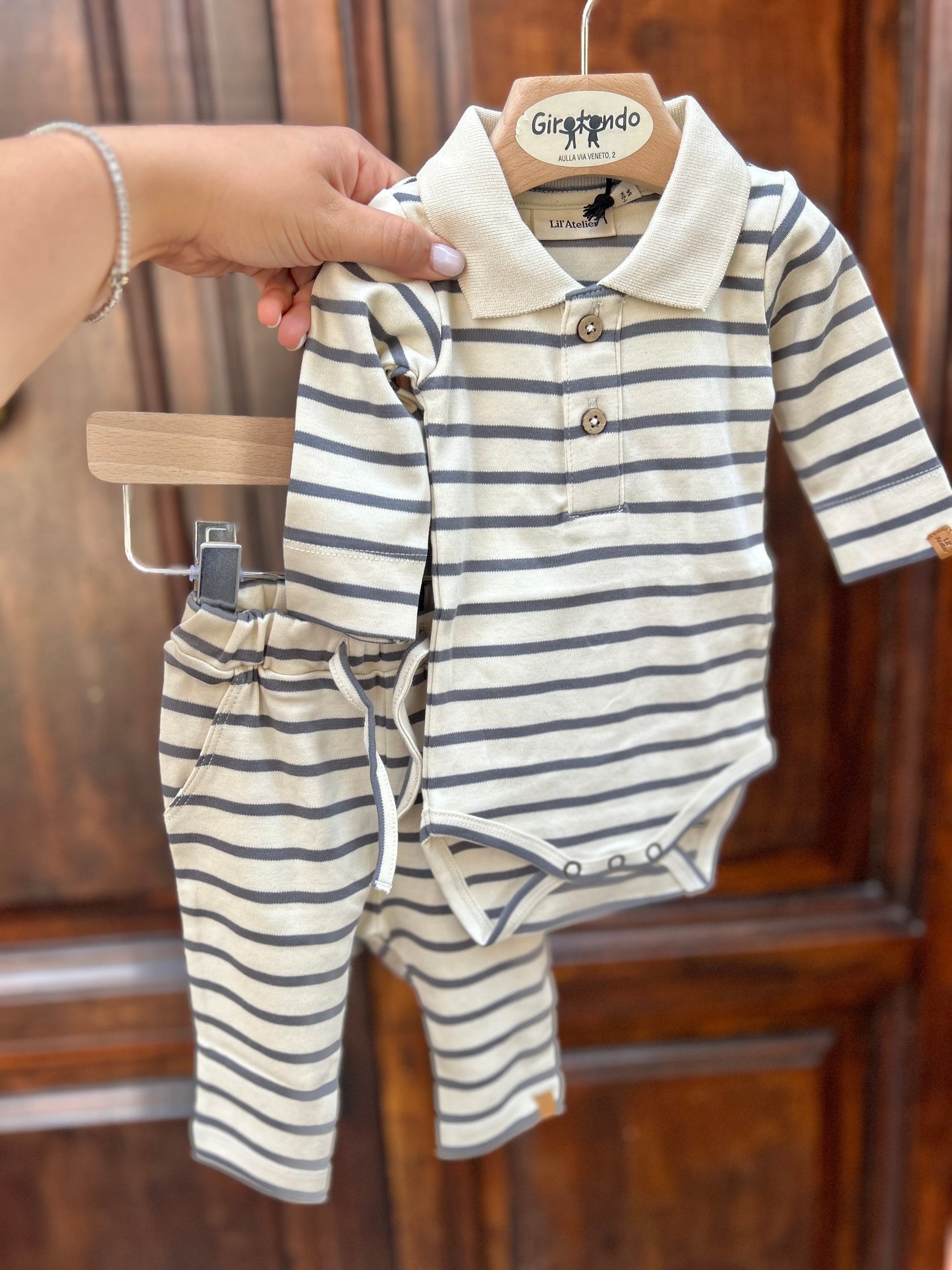 Completo polo e pantaloncino rigato