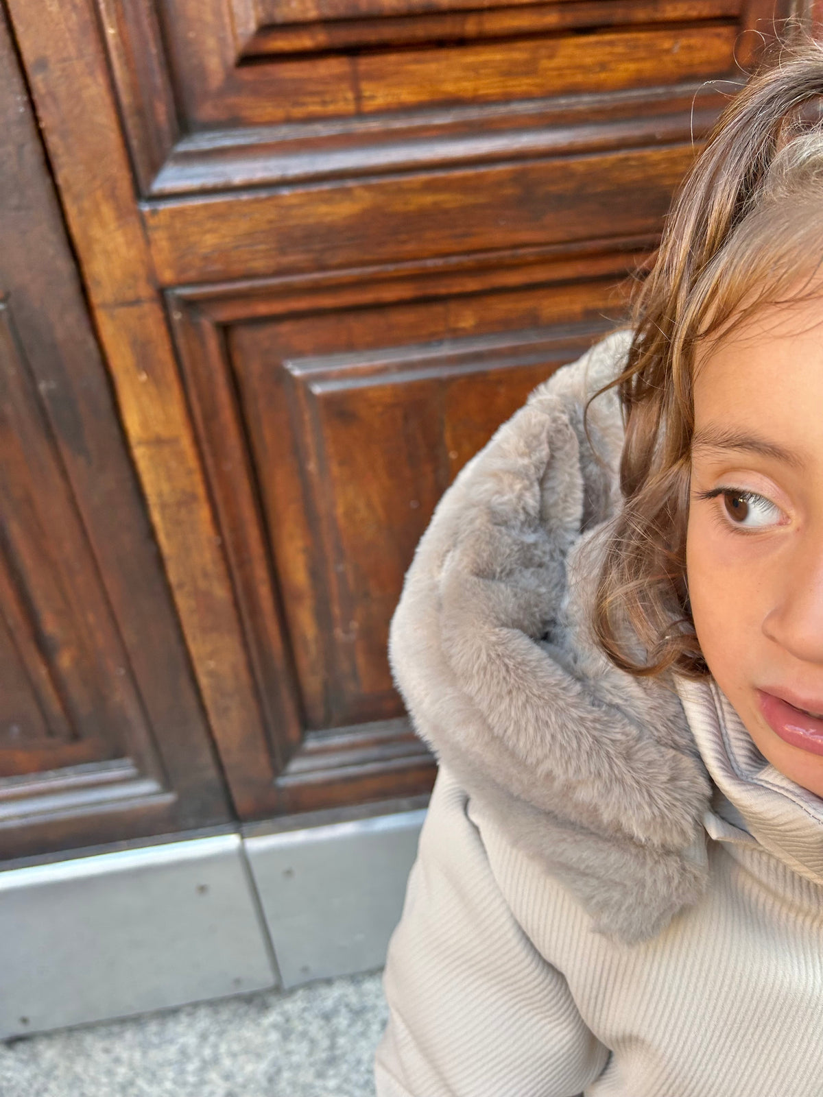 Giubbotto beige con eco pelliccia